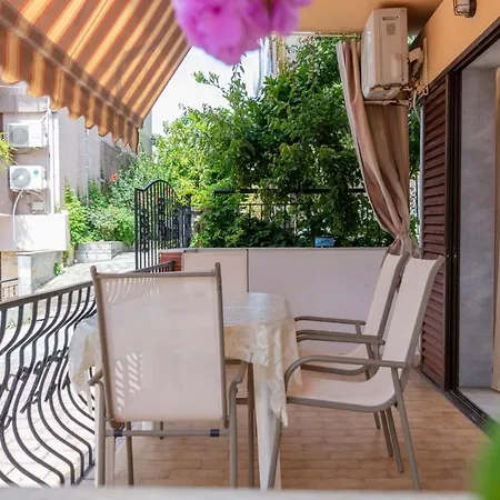 Angelika Apartment *