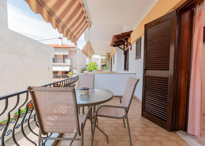 Apartment Angelika Néos Marmarás