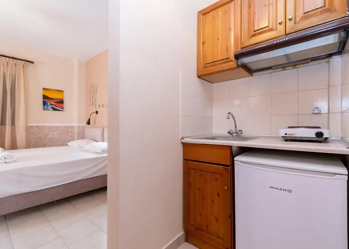 Angelika Apartment Néos Marmarás